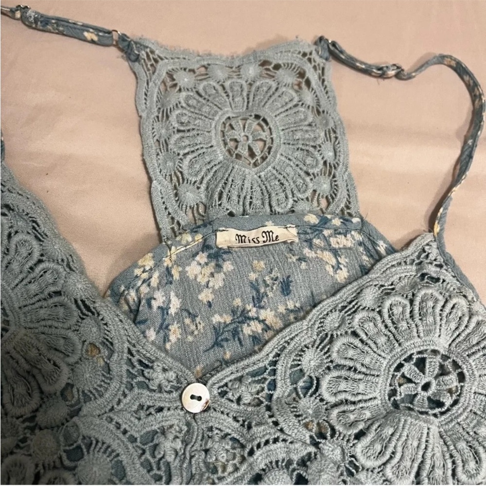 Miss Me Boho Floral Print Flowy Cami with Lace Detail Womens Size Medium - Picture 10 of 10